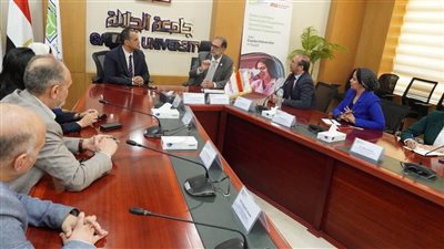 رئيس سلامة الغذاء يلتقي رئيس جامعة الجلالة لبحث تعزيز التعاون المشترك