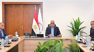 وزير الري يتابع المنظومة المائية بالبحيرة خلال فترة أقصى الاحتياجات المائية