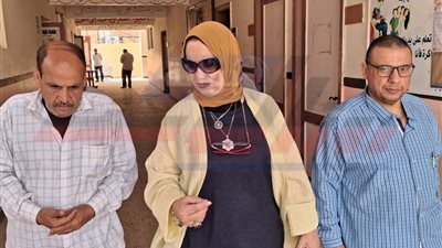 مدير تعليم مطروح تتابع امتحانات النقل بمدارس مطروح 