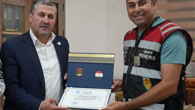 “سندباد مصر” يختتم رحلة استثنائية بالدراجة النارية عبر شمال أفريقيا