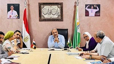 وكيل الشباب والرياضة بالجيزة يبحث رفع كفاءة العمل