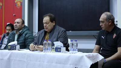 محمد أبو العينين للاعبي سيراميكا: لا أنتظر منكم غير الفوز على الزمالك