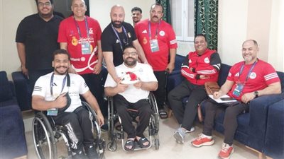 احتفال بعثة رفع الأثقال البارالمبية بعيد ميلاد هاني عبد الهادي