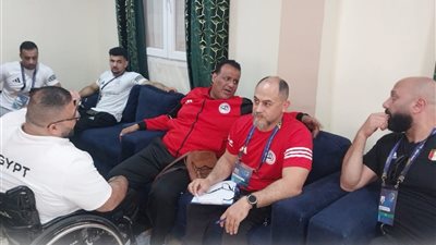الجهاز الفني لمنتخب رفع الأثقال البارالمبي يجتمع باللاعبين بالجزائر