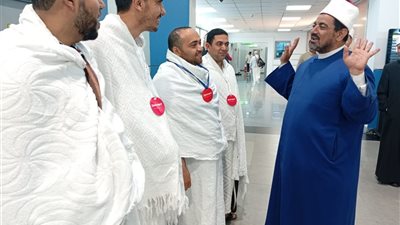 قافلة توعوية لحجاج السياحة بمطار القاهرة الدولي