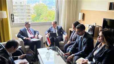 وزير الصحة يلتقي نظيره البنجلاديشي لبحث تعزيز التغطية الصحية الشاملة وصناعة الأدوية