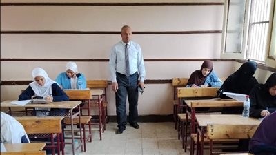 مدير تعليم أسيوط: متابعات ميدانية لمديري الإدارات لامتحانات الفصل الدراسي الثاني