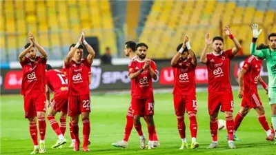 الأهلي يهزم المصري بعشرة لاعبين.. وينهي الدوري خارج القمة