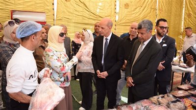 استعدادًا لعيد الأضحي..افتتاح معرض مركز الإنتاج والخدمات الطلابية بجامعة بنى سويف