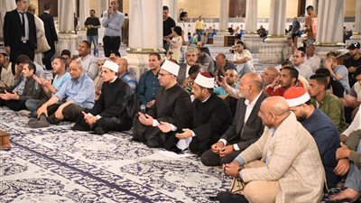 الأوقاف تواصل إحياء ليالي العشر الأُوَل من ذي الحجة بمسجد الإمام الحسين