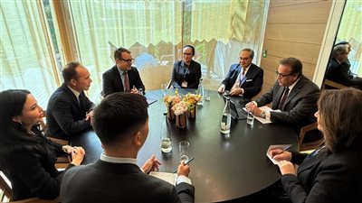 وزير الصحة في مائدة مستديرة حول النهوض بصحة المرأة والتصدي للأمراض غير المعدية