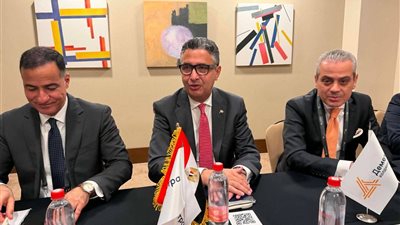 وزير التموين يبحث مع 