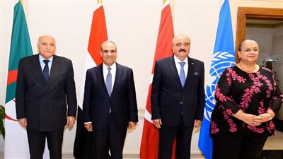 وزراء خارجية مصر والجزائر وتونس يلتقون المبعوثة الأممية لدى ليبيا دعمًا للتسوية 