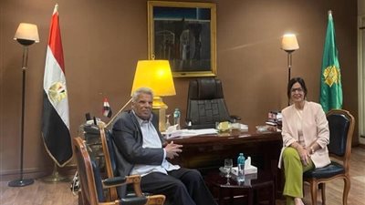 وزيرة الثقافة تلتقي الروائي إبراهيم عبدالمجيد