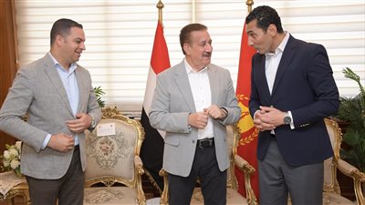 محافظ بورسعيد يستقبل وزيري التخطيط والرياضة لتفقد منشآت رياضية وتعليمية بالمحافظة