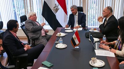 وزير السياحة والآثار يلتقي عددًا من منظمي الرحلات بالسوق الأمريكية