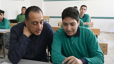 رئيس الوزراء يتفقد مجمع بولاق الدكرور التعليمي