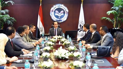 رئيس هيئة الإستثمار يلتقي ممثلي نقابة العاملين في إطار تعزيز التواصل المؤسسي