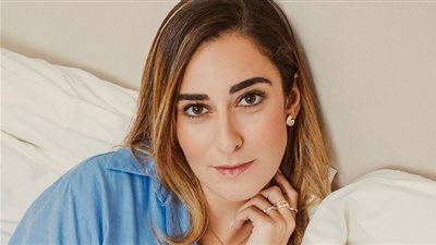 أمينة خليل تحتفل بزفاف شقيقتها زينة في أجواء عائلية