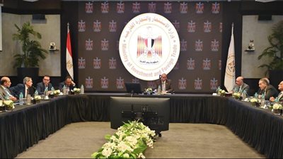 وزير الاستثمار يبحث مع الغرف التجارية آليات دعم الصادرات وتعزيز تنافسية المنتج المصري