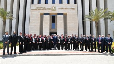 وزير السياحة يطلق برنامجًا متقدمًا لإعداد وتأهيل قيادات الصف الثاني والثالث