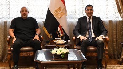 بحضور رئيس رابطة الأندية المحترفة.. وزير الشباب يستقبل رئيس نادي منتخب السويس