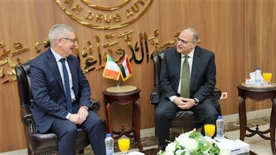 رئيس هيئة الدواء يستقبل سفير أيرلندا لبحث تعزيز التعاون والاستثمار الدوائي المشترك