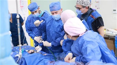 الصحة: خبير إسباني يجري 3 قساطر قلبية متقدمة مجانًا بمستشفى الشيخ زايد التخصصي