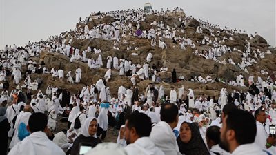 السياحة توجه الحجاج بالالتزام بالإجراءات الوقائية لمواجهة ارتفاع الحرارة