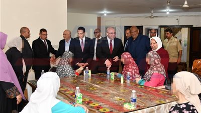 محافظ الفيوم يتفقد دار مسنين جمعية أبوبكر الصديق