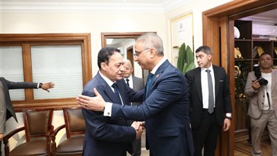 محافظ الجيزة يستقبل مدير أمن الجيزة للتهنئة بمناسبة عيد الأضحى المبارك