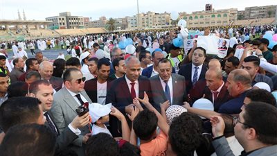 توزيع الوروّد والهدايا وكروت تهنئة 