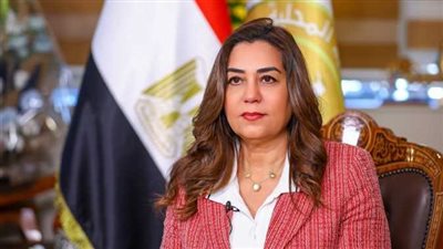 وزيرة التنمية المحلية تتابع مع المحافظين تطورات الوضع في المحافظات 