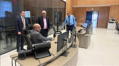 وزير الكهرباء يقضي أول أيام العيد مع العاملين بالمركز القومي للتحكم في الطاقة