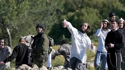 مستوطنون إسرائيليون يهاجمون عائلات فلسطينية بالضفة في أول أيام العيد