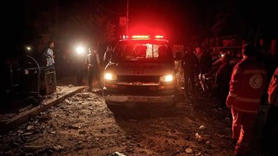 استشهاد فلسطيني وإصابة آخرين في قصف للاحتلال الإسرائيلي على حي الزيتون شرق غزة