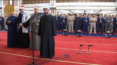 الرئيس السيسي يؤدي صلاة عيد الأضحى المبارك بمسجد 