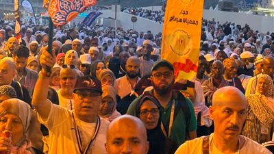 عودة أولي رحلات حج الجمعيات الأهلية للقاهرة من جدة 31 مايو