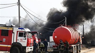 روسيا: حريق في ناقلة نفط وخزان وقود جراء هجوم بطائرات مسيرة أوكرانية