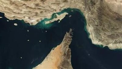 سلطنة عمان تحذر السفن بعد رصد جسم طافٍ يشتبه بأنه لغم بحري بمضيق هرمز