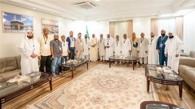 وزير الشؤون الإسلامية يلتقي ضيوف برنامج خادم الحرمين الشريفين للحج من سريلانكا وكازاخستان والهند 