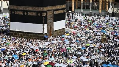 عاجل.. الحجاج يؤدون طواف الوداع في ختام مناسك الحج