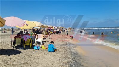 توافد المصطافين على شواطىء مصيف بلطيم  لقضاء إجازة عيد الأضحى