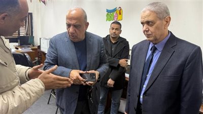 في زيارة ميدانية مفاجئة.. وزير الكهرباء يتفقد شركة شمال القاهرة لتوزيع الكهرباء ويتابع انتظام العمل 
