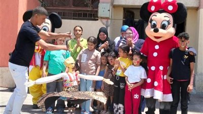 فرحة وابتسامة