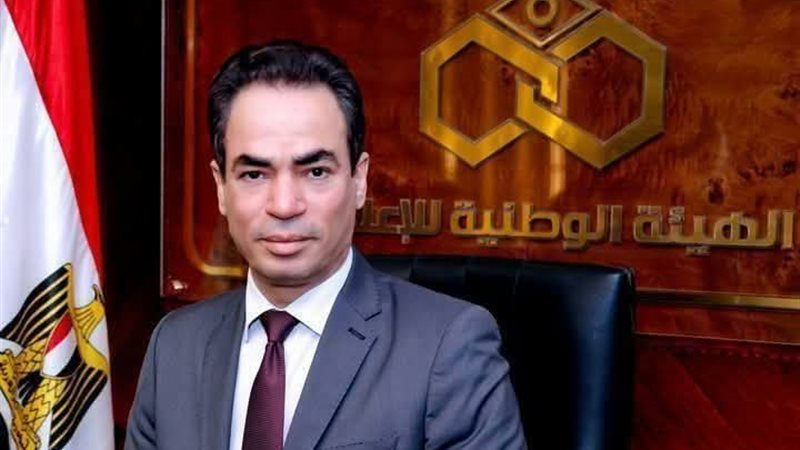 الكاتب والإعلامي