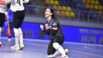 غموض مصير تجديد تعاقد أيسل نديم لـ طائرة الزمالك