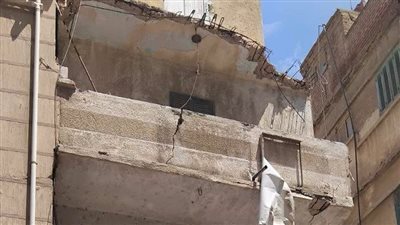 النيابة الإدارية تُجر معاينةً لموقع انهيارٍ جزئي لأحد العقارات بمدينة مطوبس