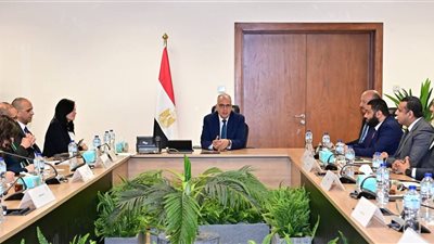 وزير الري يبحث مشاركة الشركات المصرية في مشروعات تنموية بدول حوض النيل