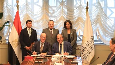 وزير التعليم العالي يوقع بروتوكول إطلاق أول ماجستير دولي للإدارة الرياضية بمصر